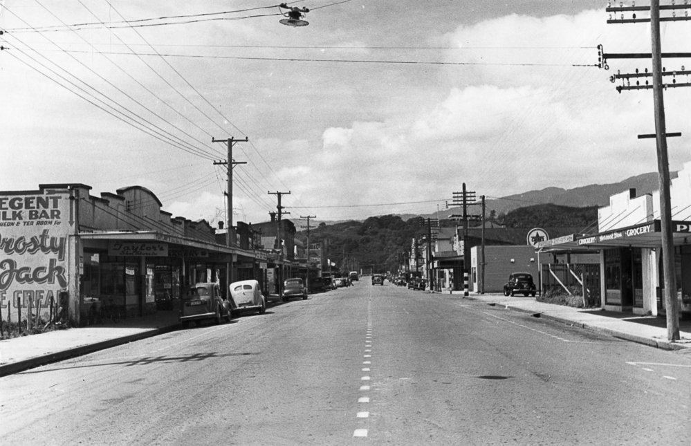 Main St, Upper Hutt, Jan. 1948, from the west end