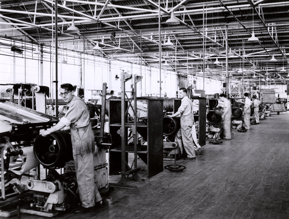 Dunlop tyre assembly; cross-ply, small sizes