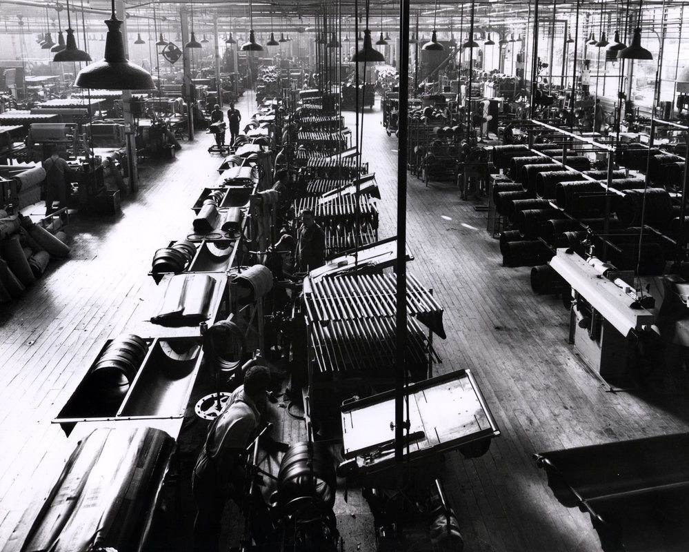 Dunlop tyre assembly; small cross-ply sizes