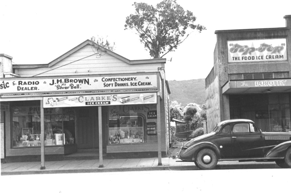 Main St, Upper Hutt, Jan. 1948; north side 05, Brown-Dorothy