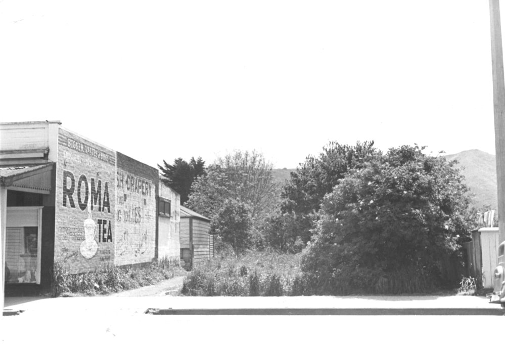 Main St, Upper Hutt, Jan. 1948; north side 12; Biggs-vacant section