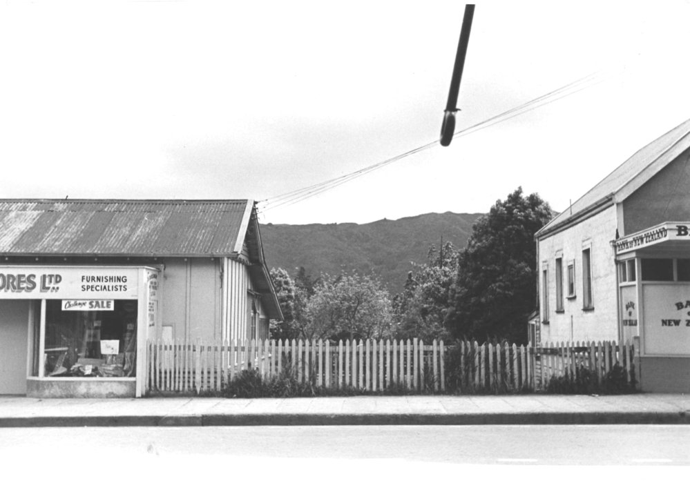Main St, Upper Hutt, Jan. 1948; north side 21, Lewis-BNZ