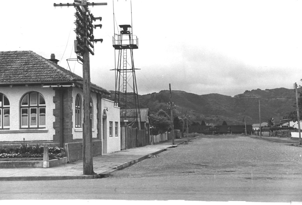 Main St, Upper Hutt, Jan. 1948; south side  4, Borough Council-Russell St