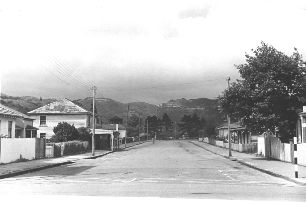 Main St, Upper Hutt, Jan. 1948; south side 13, Station Street and houses