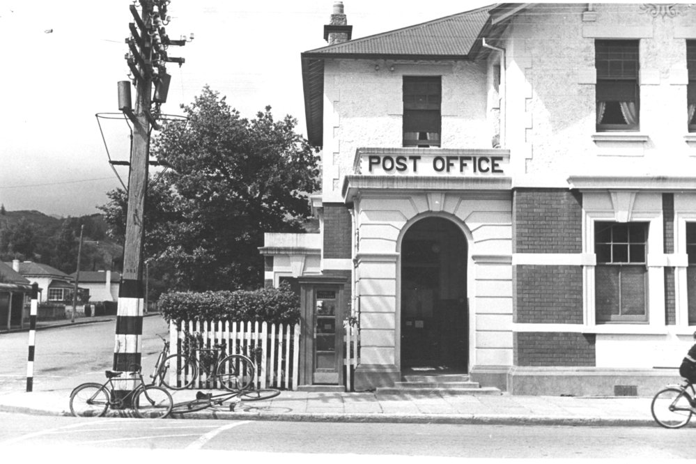 Main St, Upper Hutt, Jan. 1948; south side 14, Station Street-Post Office
