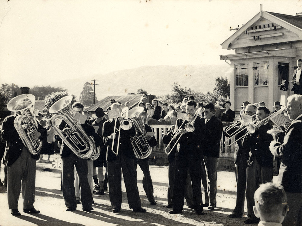 Upper Hutt Municipal Band, 1954; Royal visit 