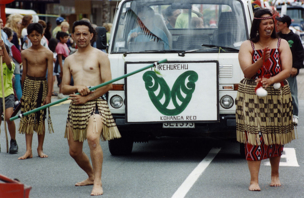 Christmas parade 1998; Purehurehu kohanga reo float