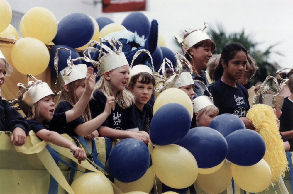 Christmas parade 1999; the crowd