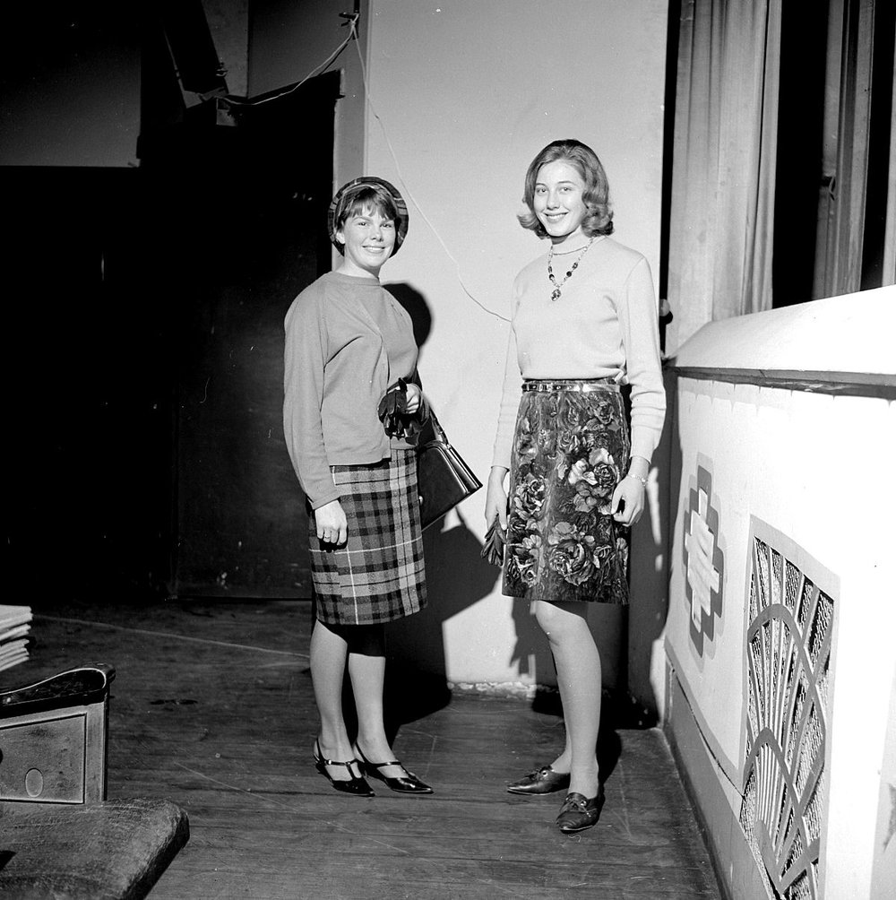 City status; fashion spotting contest; teenage section winners