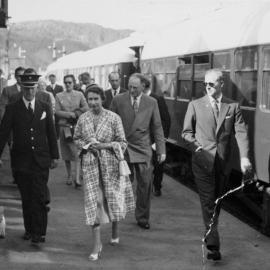 Royal tour 1954; Queen Elizabeth II and Prince Philip arriving at Kaitoke station