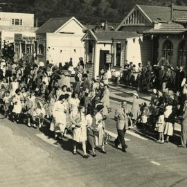 Royal tour 1954; Main Street parade, Mangaroa School group
