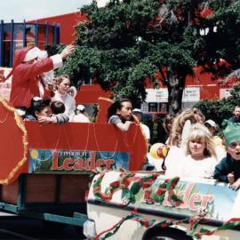 Christmas parade 1995; Santa passing the rear of the Mall, Queen Street